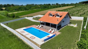 Vila Takovski Proplanak